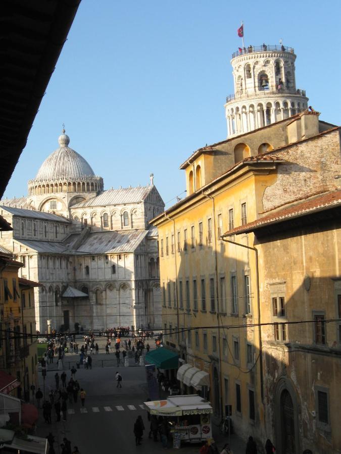 Window To The Tower Pisa Exterior foto
